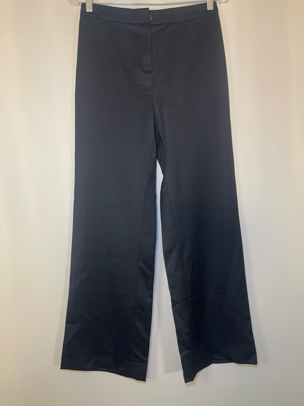 Oscar de la Renta Black and White Signature Label
